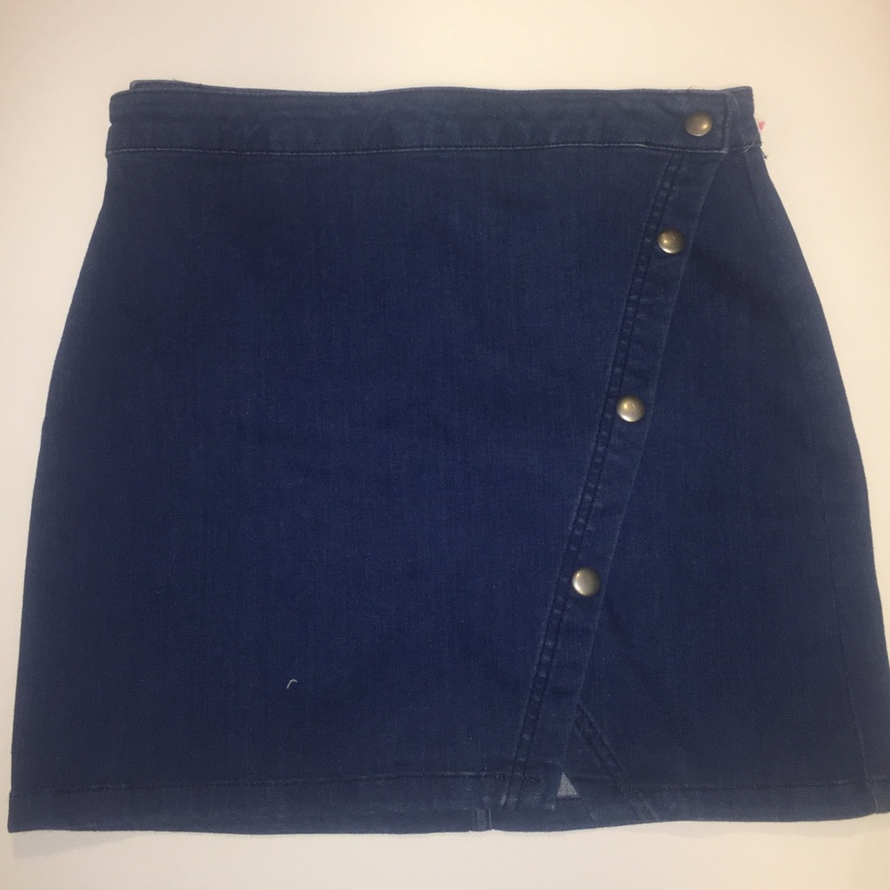 🆕BLUE SKIRT, Silver Button Enclosure ✨